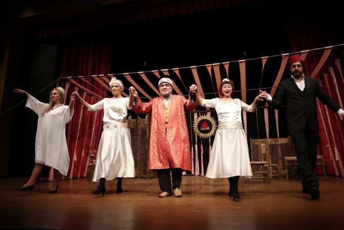 İsmail Dümbüllü 'Komik-i Meşhur' oyunuyla anıldı