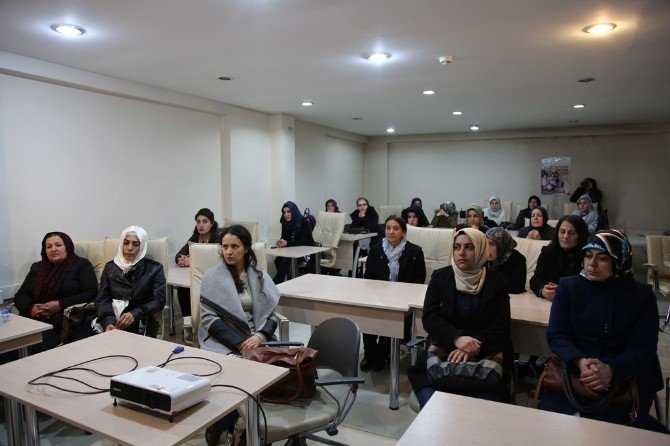 İpekyolu Belediyesi’nden Esnaf Adayı Kadınlara Girişimcilik Semineri