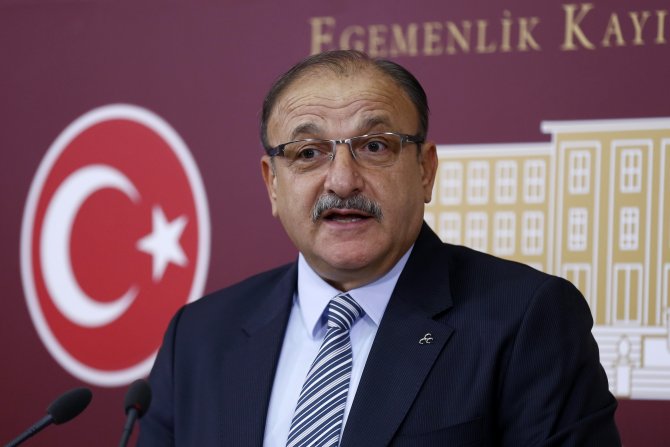 Oktay Vural da 'Ey Erdoğan, ey Davutoğlu' diye seslendi