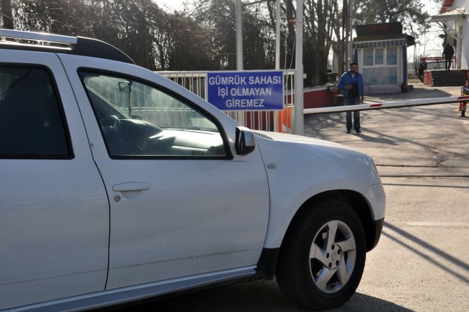 Pazarkule Sınır Kapısı giriş-çıkışlara kapatıldı