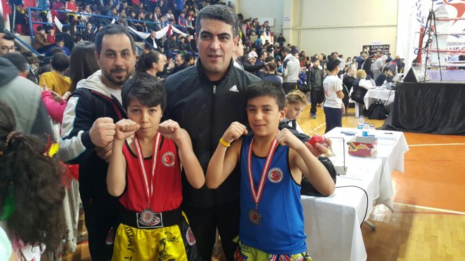 Tatvanlı muaythai sporcularından Türkiye Şampiyonası'nda büyük başarı