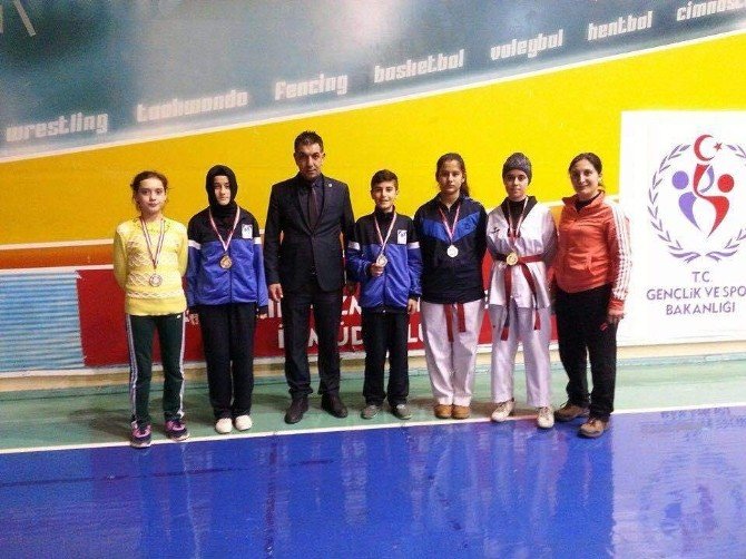 Yunusemre Belediyespor Taekwondo’da Başarılı Oldu