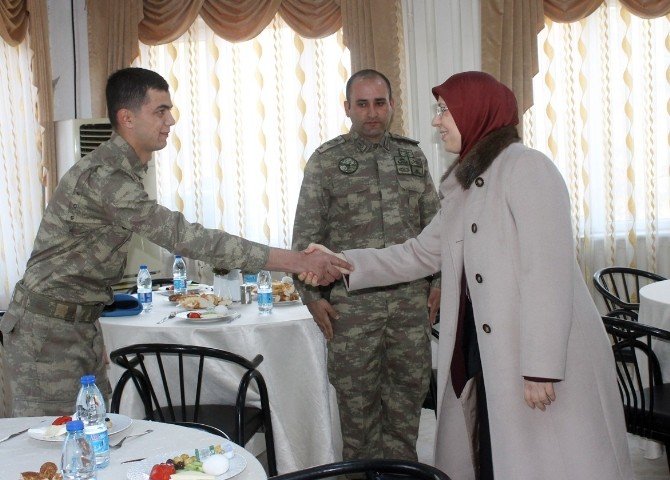 Bakan Ramazanoğlu, Askerlerle Buluştu