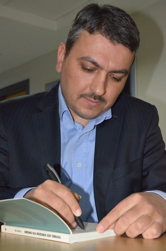 Türk pedagog Şentürk'ün yeni kitabi Azerbaycan'da ilgi gördü