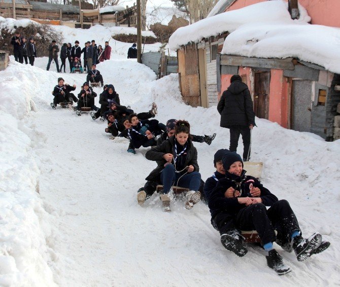 Erzurumlu İzciler Kış Kampı’nda