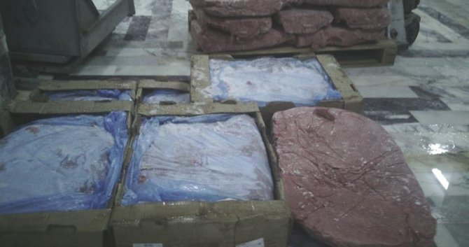 Kayseri'de 2 ton mekanik olarak ayrılmış tavuk eti imha edildi
