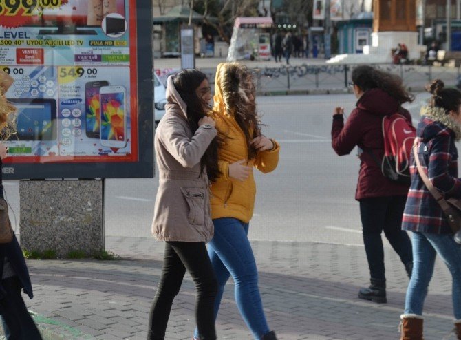 Bursa’da Lodos Yürümeyi Bile Zorlaştırıyor
