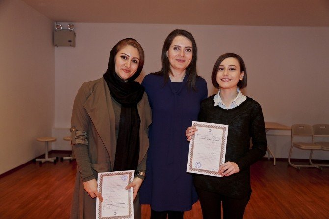 Maltepe’de Farsça Kursunu Tamamlayan Öğrencilere, İran’a Gönderilme Müjdesi