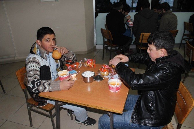 Erzincan’da Gençler Sabah Namazında Buluşuyor