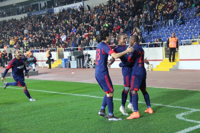 Mersin İdmanyurdu: 1 - Galatasaray: 0 (İlk yarı)