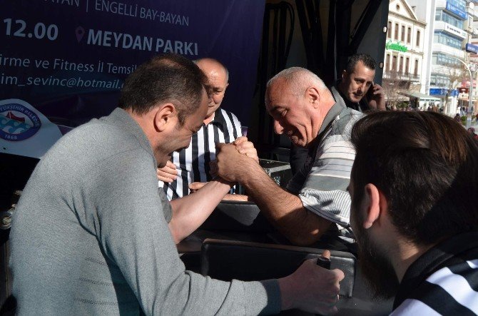 Trabzon’da Bilek Güreşi Turnuvası’na Yoğun İlgi