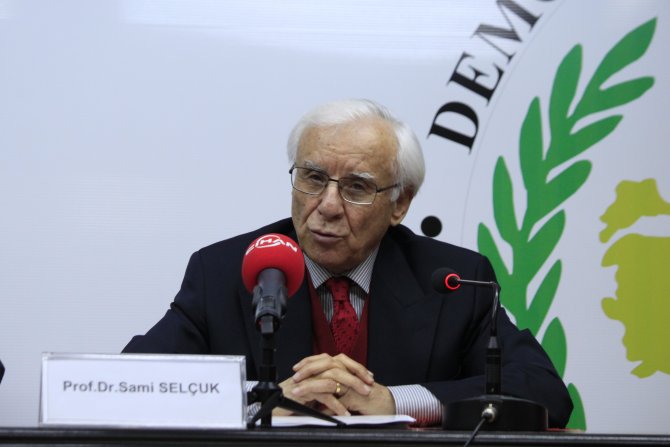 Sami Selçuk: Parti başkanları, diktatörlüğü parti içinde öğreniyor