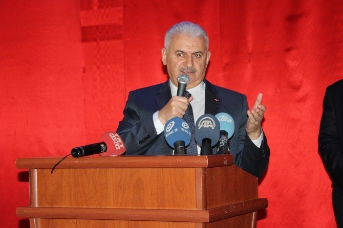 Bakan Yıldırım, İzmir’de Başkanlık Sistemini Anlattı