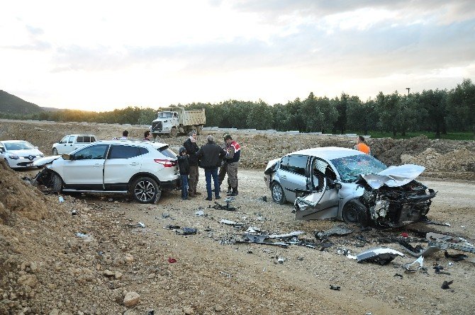 Bursa’da Aşırı Hız Kazaya Neden Oldu: 1 Ölü, 4 Yaralı