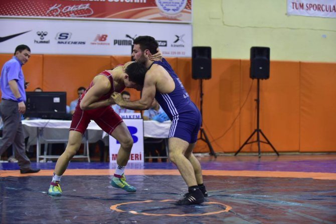 Uluslararası Kurtuluş Güreş Turnuvası sona erdi