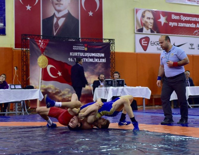 Uluslararası Kurtuluş Güreş Turnuvası sona erdi