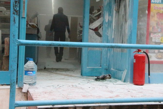Nusaybin'de müşteri dolu markete molotofkokteyli saldırısı