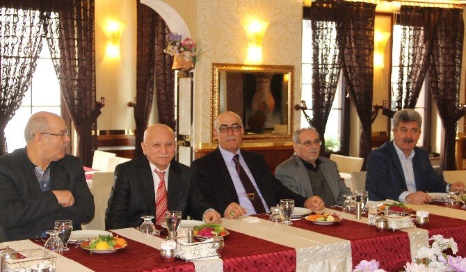AK Parti’den İlçe Başkanları Toplantısı