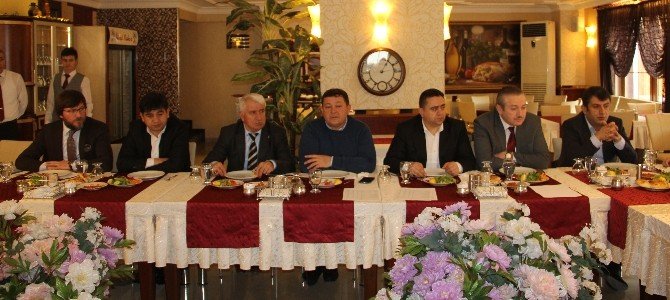 AK Parti’den İlçe Başkanları Toplantısı