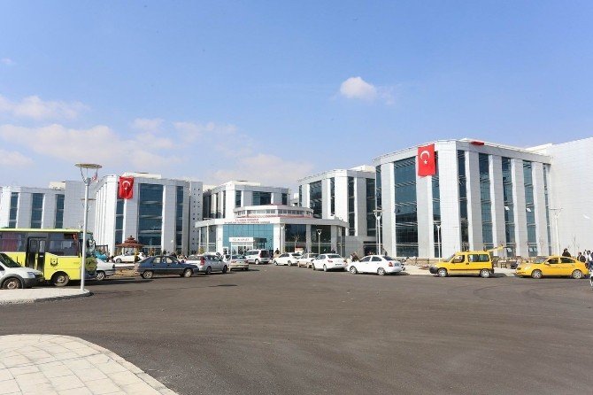 Harran Üniversitesi Tıp Fakültesi Hasta Kabulüne Başladı