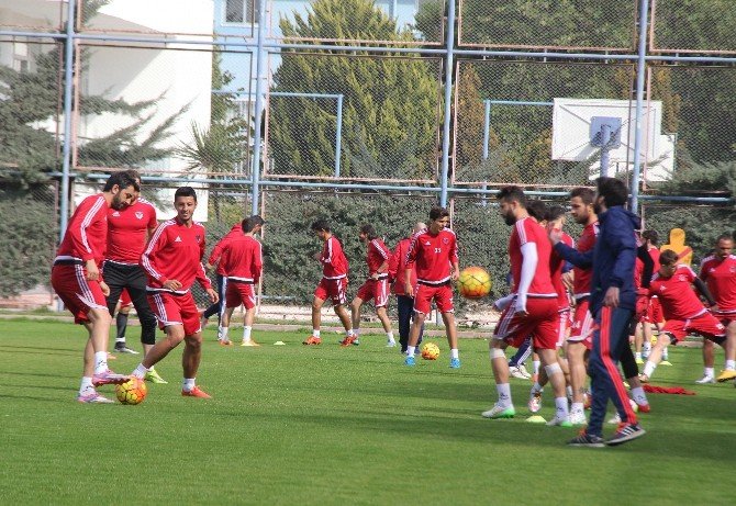 Ümit Özat: "Beşiktaş Maçıyla Çıkışımızı Sürdürmek İstiyoruz"