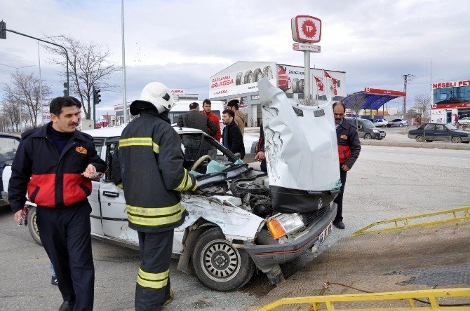 Yozgat’ta Otomobil Traktöre Çarptı: 1 Yaralı