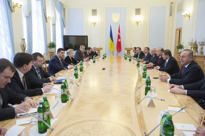 Davutoğlu, Ukrayna Parlamentosu Başkanı Groysman ile görüştü
