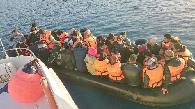 Kaş’tan Meis’e Geçmeye Çalışan 51 Suriyeli Göçmen Yakalandı