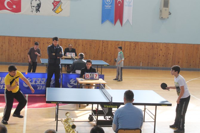 Bayburt’ta ortaokullar arası masa tenisi müsabakaları yapıldı