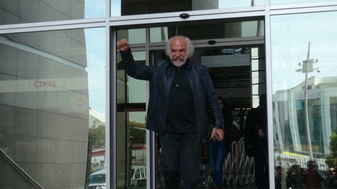 Heykeltıraş Aksoy 'haram para' davasında beraat etti
