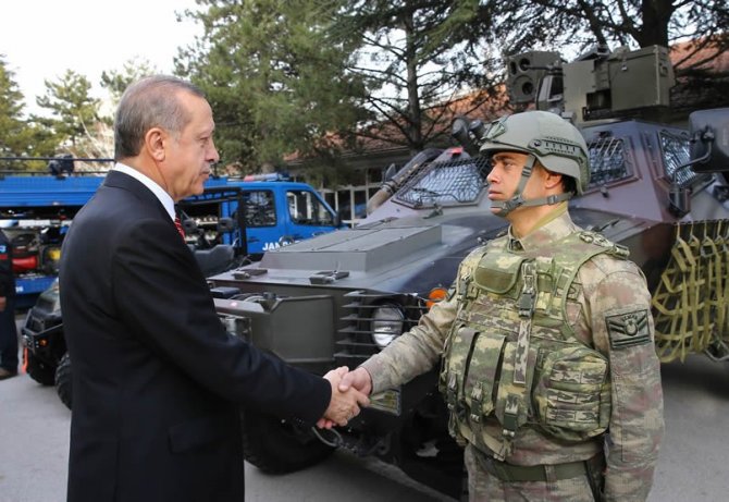 Erdoğan, Jandarma Komando Özel Asayiş Komutanlığı’nı ziyaret etti