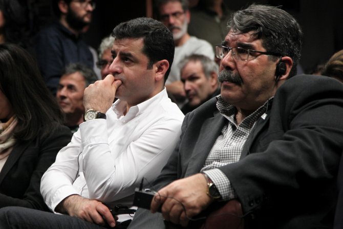 Selahattin Demirtaş ve Salih Müslim 'Öcalan' konferansında konuştu