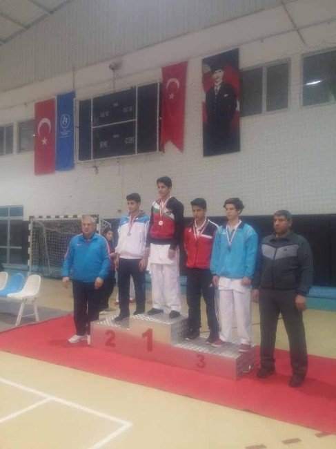 Okullararası Türkiye Gençler Karate Grup Müsabakaları