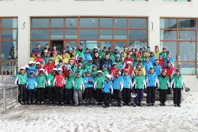 Yıldızelili Öğrenciler Kayak Öğreniyor