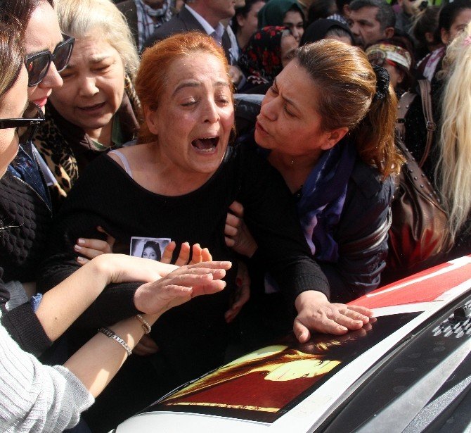 Platonik Aşık Kurbanı Türkan’ın Duvaklı Tabutunu Kadınlar Taşıdı