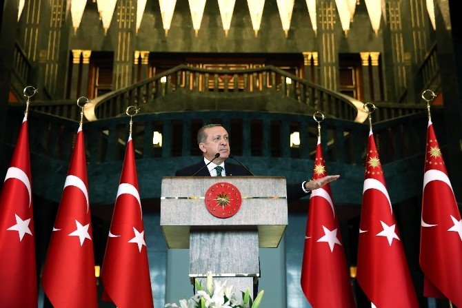 Cumhurbaşkanı Erdoğan’dan CHP’nin Yeni Anayasa Masasından Kalkmasına İlk Yorum