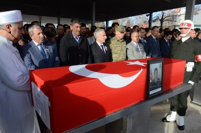 Şehit Jandarma Astsubay Mehmet Dinç Gözyaşlarıyla Toprağa Verildi