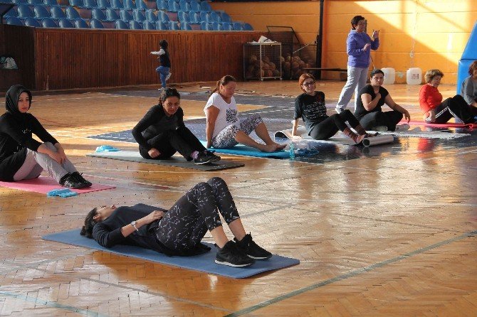 Fethiyeli Ev Hanımlarına Pilates Kursu