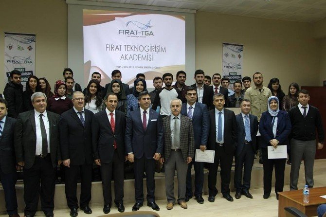 Girişimcilik Eğitimi Alan Kursiyerlere Sertifikaları Verildi