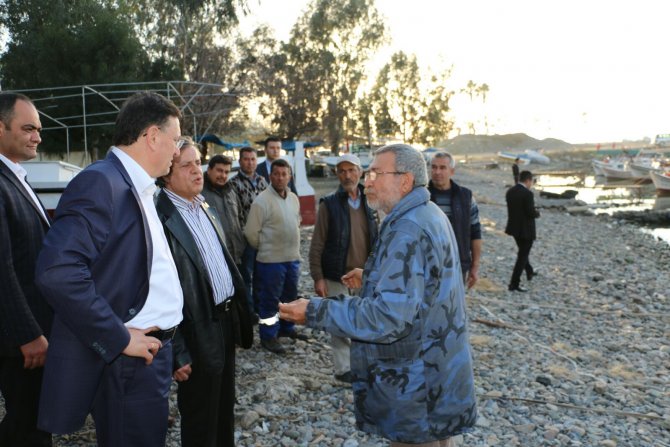 Başkan Savaş, Payas Balıkçı Barınağı alanında incelemelerde bulundu