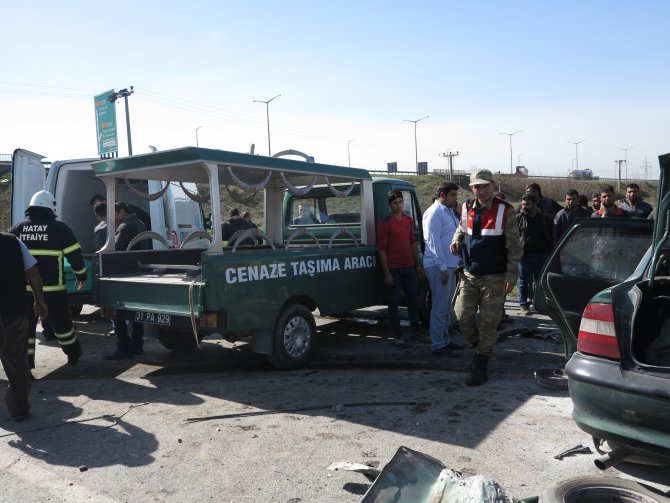 Erzin'de trafik kazasında iki kişi hayatını kaybetti.