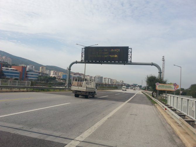 İzmir-Çeşme otoyolu Güzelbahçe'ye kadar ücretsiz