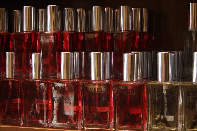 'Denetime tabi ucuz parfümden pahalının tek farkı şişesi ve kutusu'