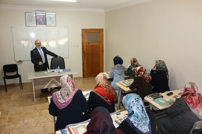 Kur'an kursu öğreticilerine hizmet içi eğitim verilecek