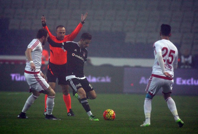 Sis altında oynanan maçta Beşiktaş, Mersin engelini tek golle aştı