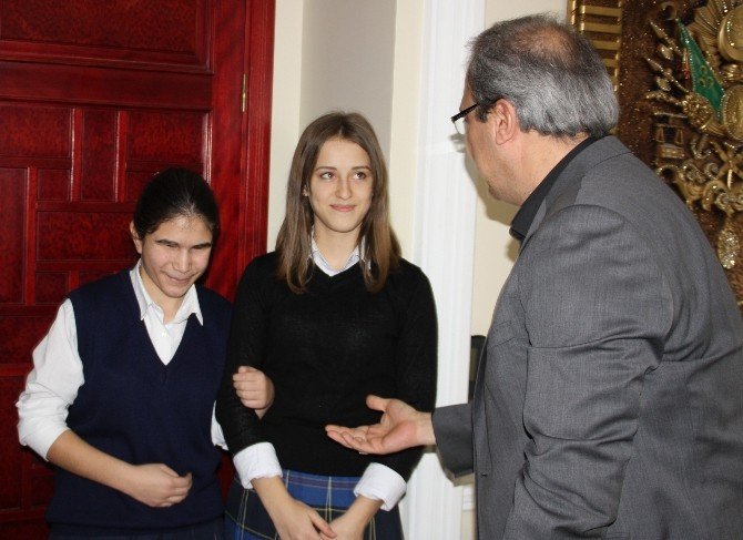 Görme Engelli Akduman’dan Başkan Karaçoban’a Teşekkür
