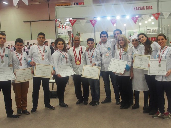 Aşçılık öğrencilerinden uluslararası başarı