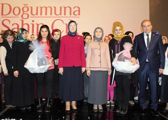 Başbakan Ahmet Davutoğlu’nun Eşi Dr. Sare Davutoğlu: