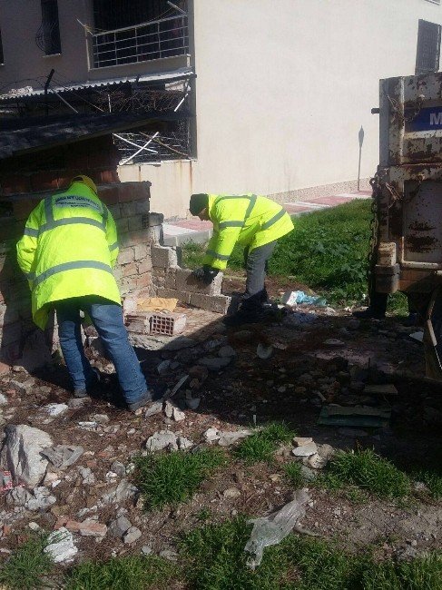 Manisa Büyükşehir Belediyesi Temizlikte Titiz Davranıyor