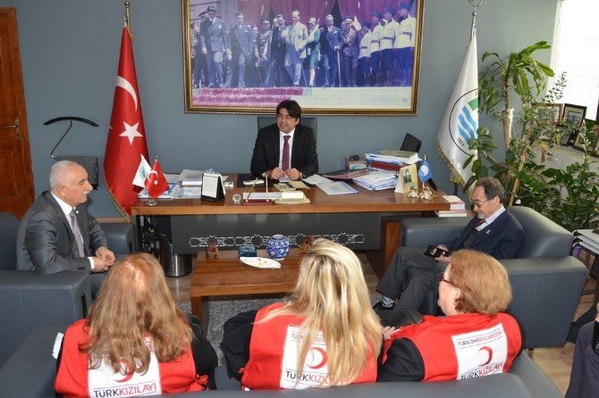 Türk Kızılay’ı Foça Şubesinden Başkan Demirağ’a Ziyaret